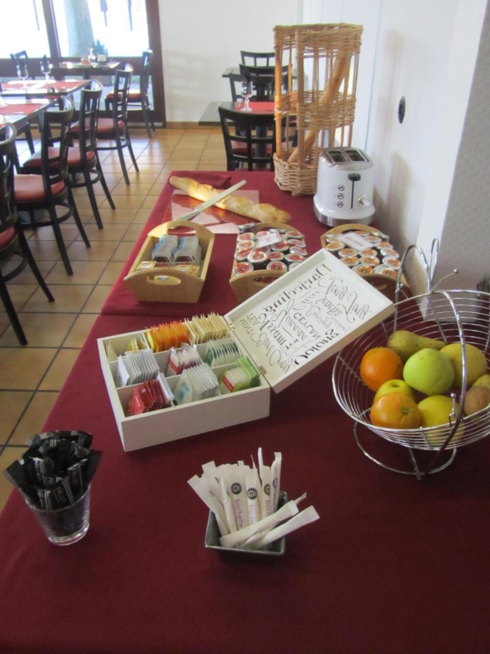 Hotel Le Saint Joseph Bagian luar foto